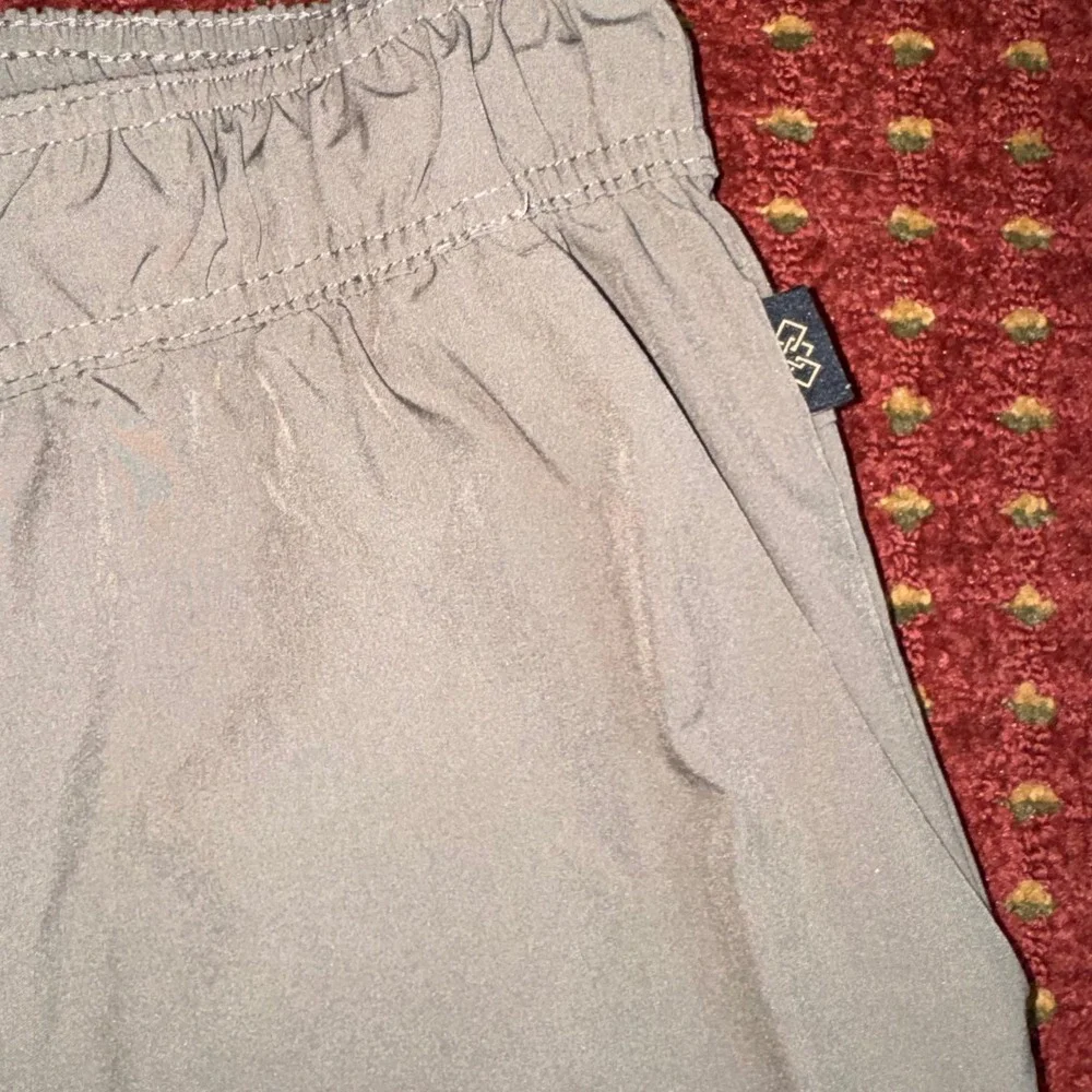 LEG3ND Discovery Cargo Shorts Mens Small Tan Excellent Elastic Waist Utility